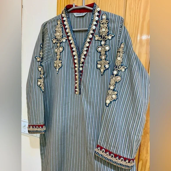 Maria. B. 3 pc Winter Dress - Picture 5 of 16